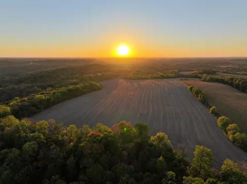 5666 Farmers Ridge Rd, Highland, WI 53543