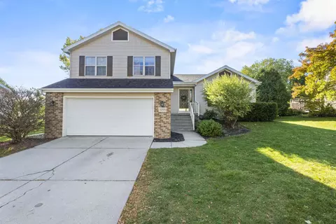 3209 Country Grove Dr, Madison, WI 53719