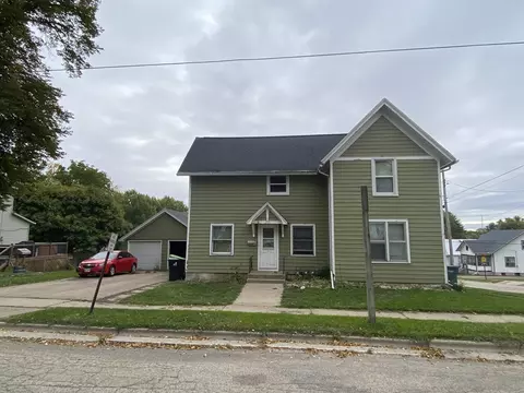215 Rosendale St, Beaver Dam, WI 53916