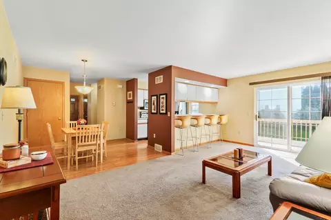 518 Hanson Rd, Stoughton, WI 53589