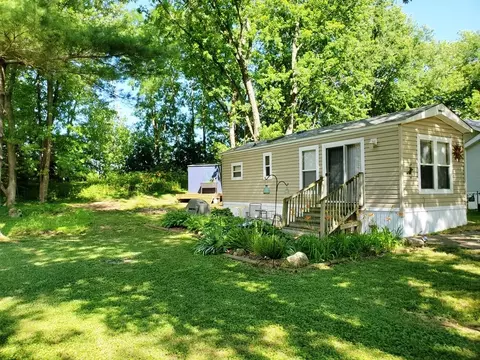 124 Meadow Ln, Edgerton, WI 53534
