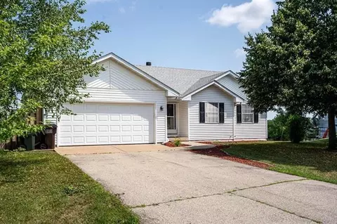 936 Laurie Ct, Walworth, WI 53184