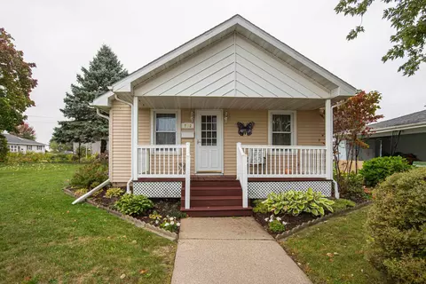 719 S Washington St, Cuba City, WI 53807
