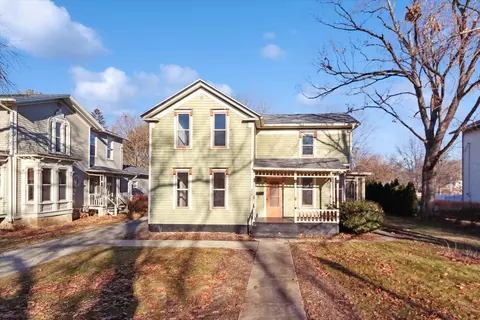 236 W Main St, Evansville, WI 53536
