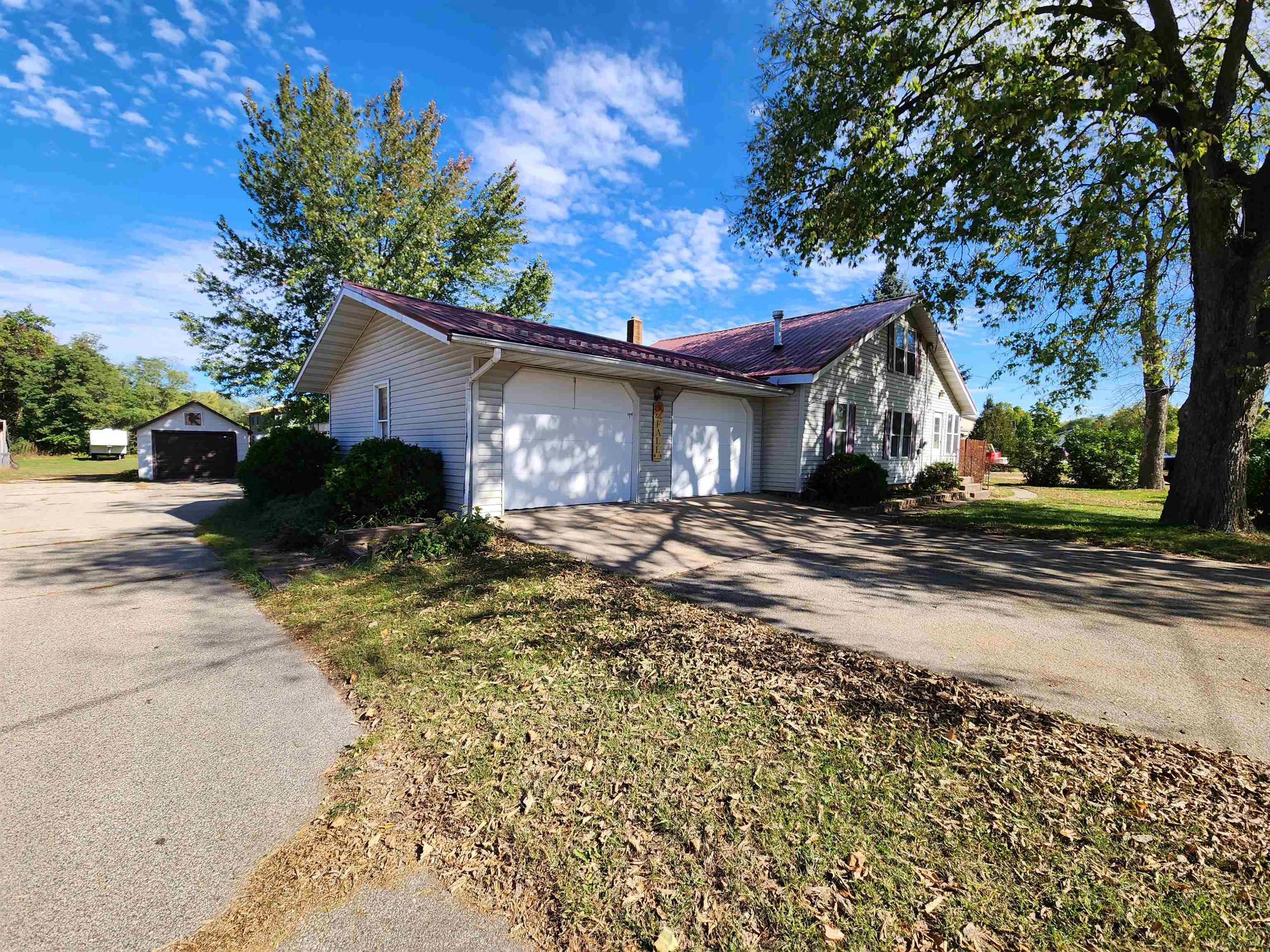 409 Ctr St  