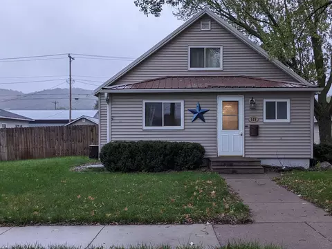 518 N Michigan St, Prairie Du Chien, WI 53821