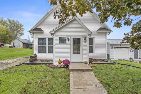 520 Stone St, Highland, WI 53543