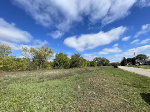 L2 Froebel Drive, Beloit, WI 53511