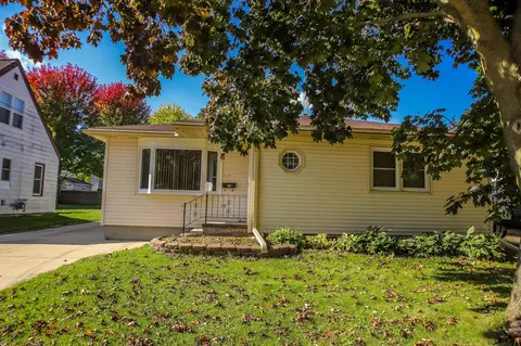 117 Fischer Ave, Beaver Dam, WI 53916