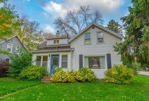 5702 Milwaukee St, Mcfarland, WI 53558