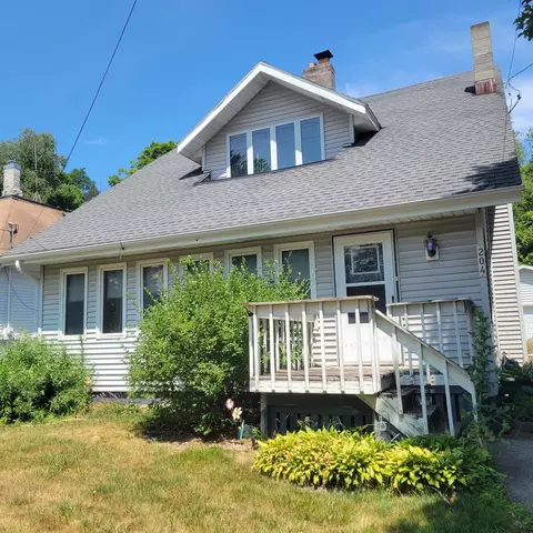 204 E Broadway St, Rock Springs, WI 53961