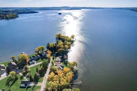 n3293 Tipperary Point Road, Poynette, WI 53955