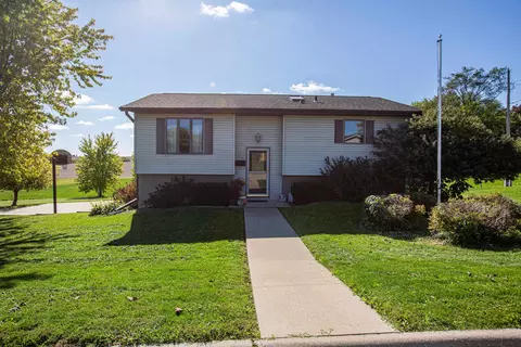 215 East Ave, Dickeyville, WI 53808