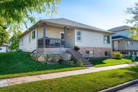 524 Lexington Dr, Oregon, WI 53575