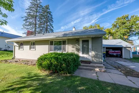 1611 Bow St, Tomah, WI 54660