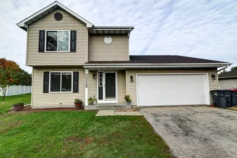 529 Gold Coast Ln, Evansville, WI 53536
