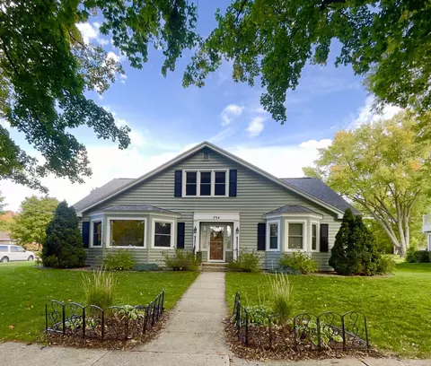 734 Oneida St, Beaver Dam, WI 53916