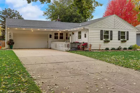 1518 Pleasure Dr, Madison, WI 53704