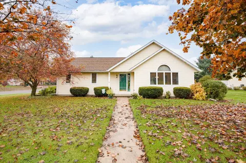 104 W Meadows Dr, Edgerton, WI 53534