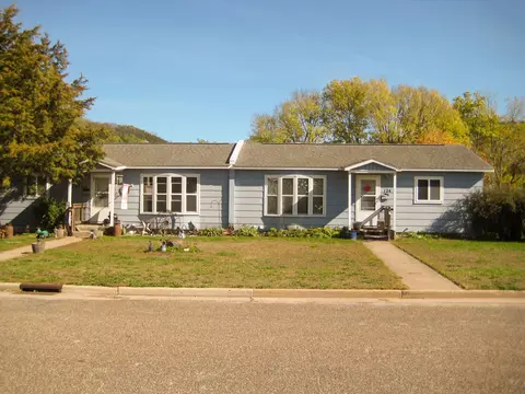 124 126 Steiner Ter, Prairie Du Chien, WI 53821
