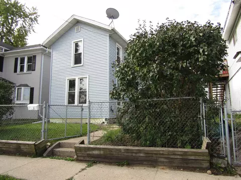 154 S Franklin St, Janesville, WI 53548