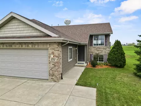 212 Lillehammer Ln, Mount Horeb, WI 53572