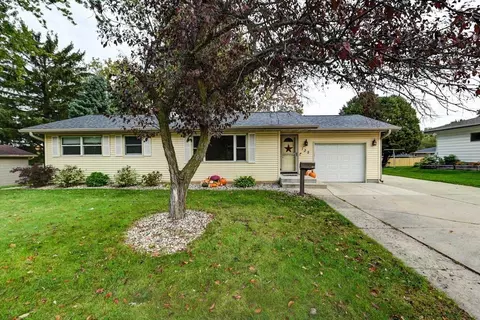 132 Cherry St, Edgerton, WI 53534