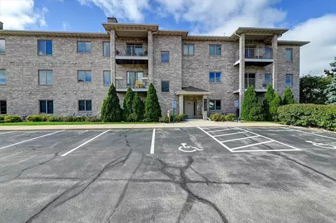 240 Fairview Cir, Waunakee, WI 53597