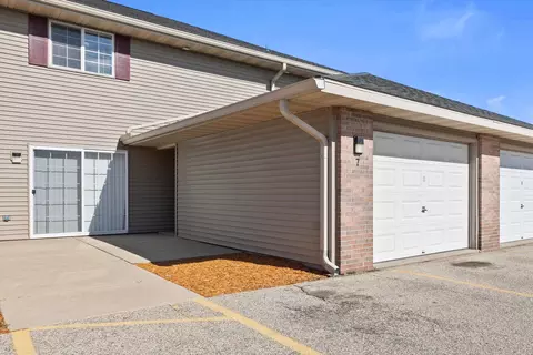 1923 Lafayette St #7, Janesville, WI 53546