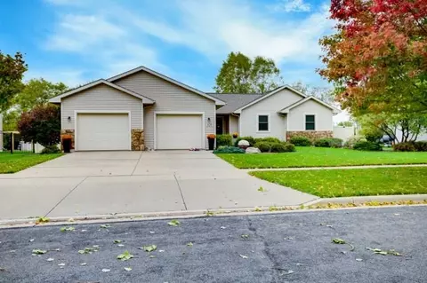 629 S 6th St, Evansville, WI 53536