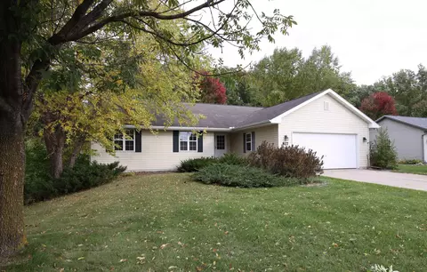 827 Warner St, Columbus, WI 53925