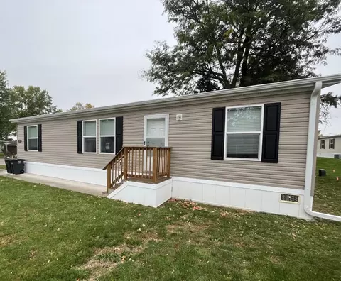 897 E Lake St #122, Lake Mills, WI 53551