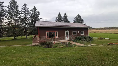 422 E Old Highway Rd, Browntown, WI 53522