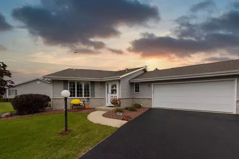 712 Nantucket Dr #11, Janesville, WI 53546