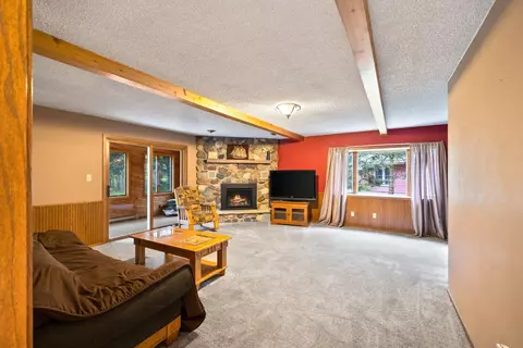 215 S Pine Cir, Whitewater, WI 53190
