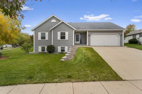 501 Meadow View Rd, Mount Horeb, WI 53572