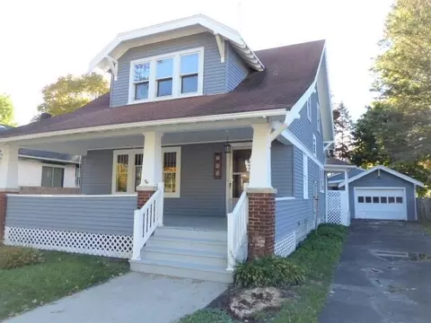 607 Eisenhower Ave, Janesville, WI 53545