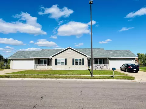 633 635 Eberlein Dr, Mauston, WI 53948