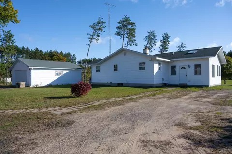 n9965 North Padre Pio Drive, Necedah, WI 54646