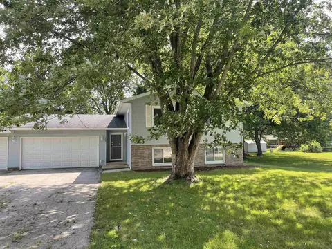 578 Ace St, Belleville, WI 53508