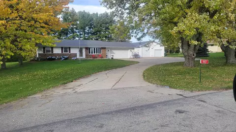 1803 N Polzin Rd, Janesville, WI 53548
