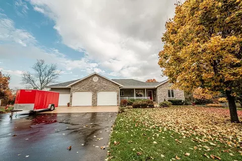 s3590 Pine Knoll Court, Baraboo, WI 53913