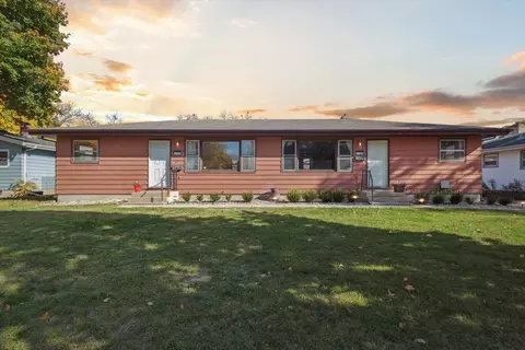 3725-3727 W Karstens Dr, Madison, WI 53704