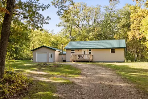 w2069 16th Road, Montello, WI 53949