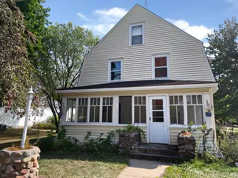 1361 Elm St, Almond, WI 54909