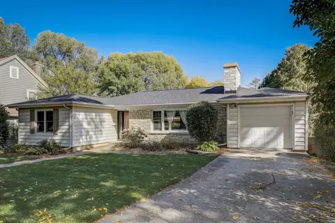 705 Oneida Pl, Madison, WI 53711