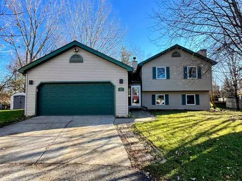 9 Abilene Ct, Madison, WI 53719