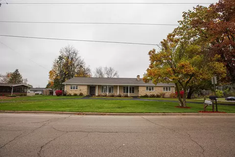 320 Ridge Ave, Platteville, WI 53818