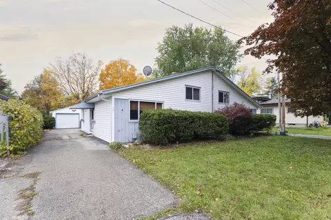 402-404 Cardinal Cres, Monona, WI 53716