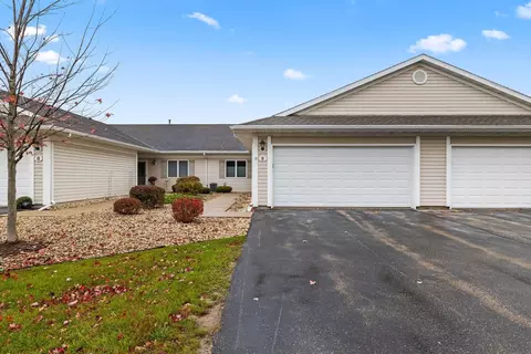 400 S Rice St #9, Whitewater, WI 53190